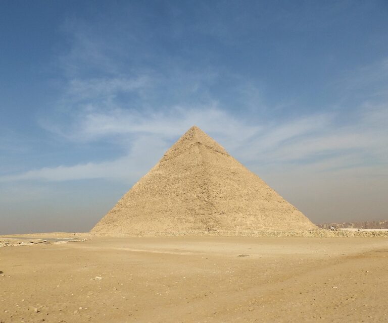 pyramid, the great pyramid of giza, architecture, giza, egypt, cairo, sphinx, dynasty, pharaoh, archeology, egyptian, piece, pyramids, civilization, building, old, stones-4130316.jpg